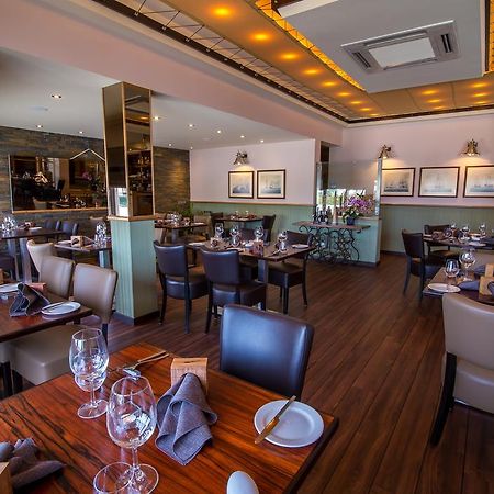 Pine Tree Apartments - Praia Da Coelha - البوفيرا المظهر الخارجي الصورة