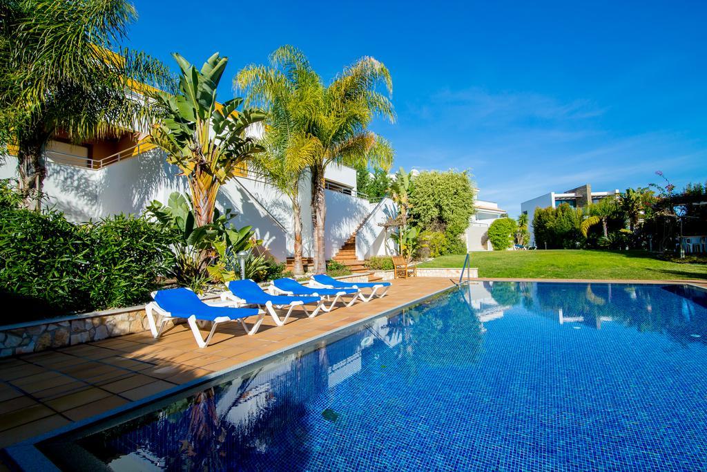 Pine Tree Apartments - Praia Da Coelha - البوفيرا المظهر الخارجي الصورة