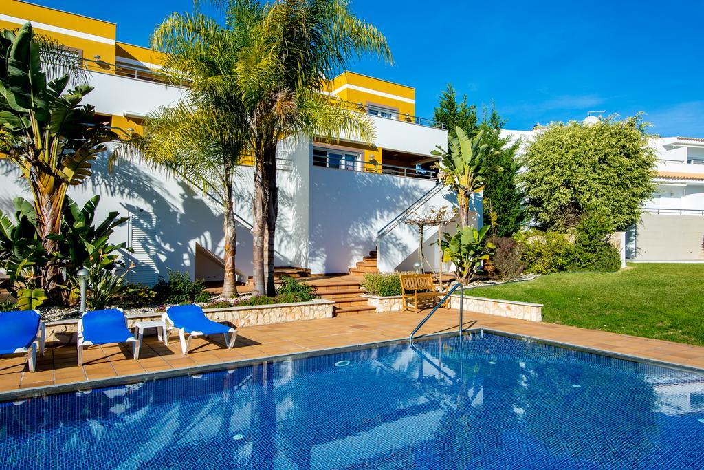 Pine Tree Apartments - Praia Da Coelha - البوفيرا المظهر الخارجي الصورة
