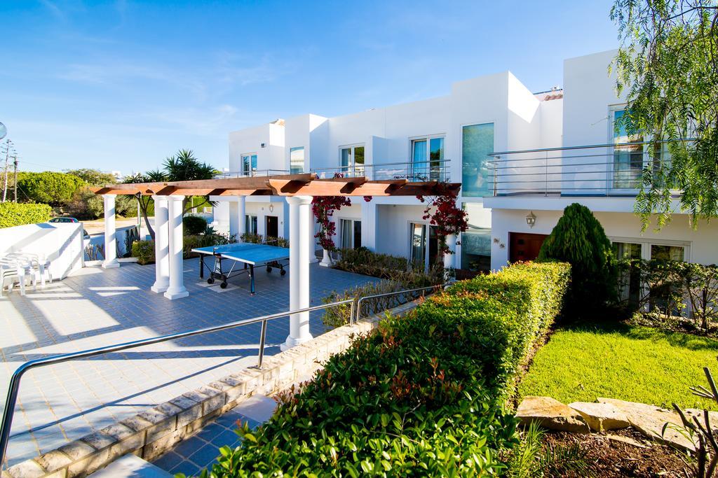 Pine Tree Apartments - Praia Da Coelha - البوفيرا المظهر الخارجي الصورة