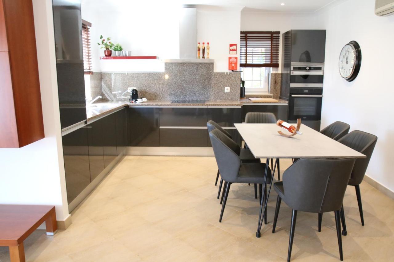 Pine Tree Apartments - Praia Da Coelha - البوفيرا المظهر الخارجي الصورة
