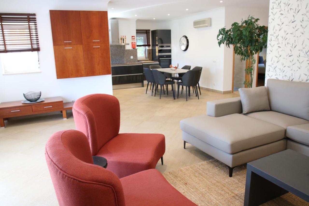Pine Tree Apartments - Praia Da Coelha - البوفيرا المظهر الخارجي الصورة