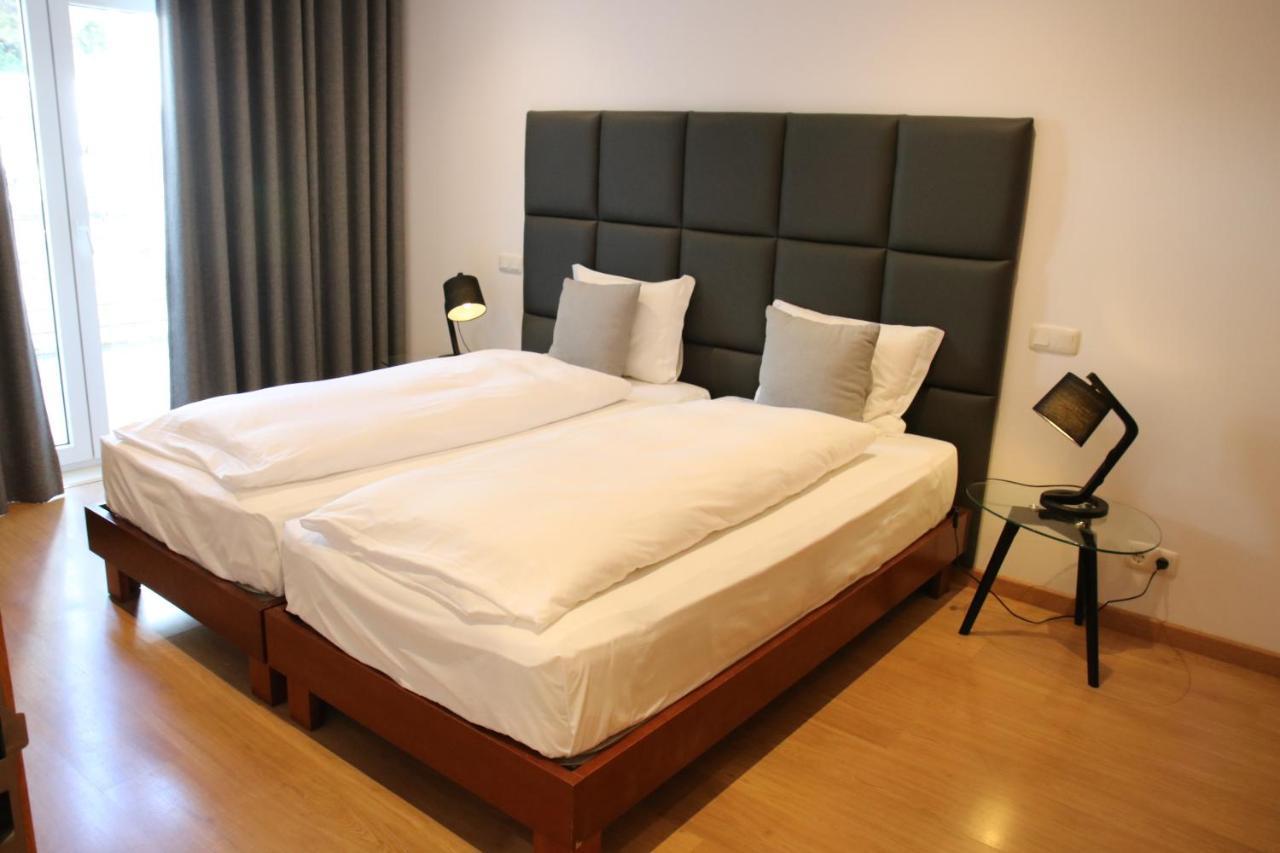Pine Tree Apartments - Praia Da Coelha - البوفيرا المظهر الخارجي الصورة