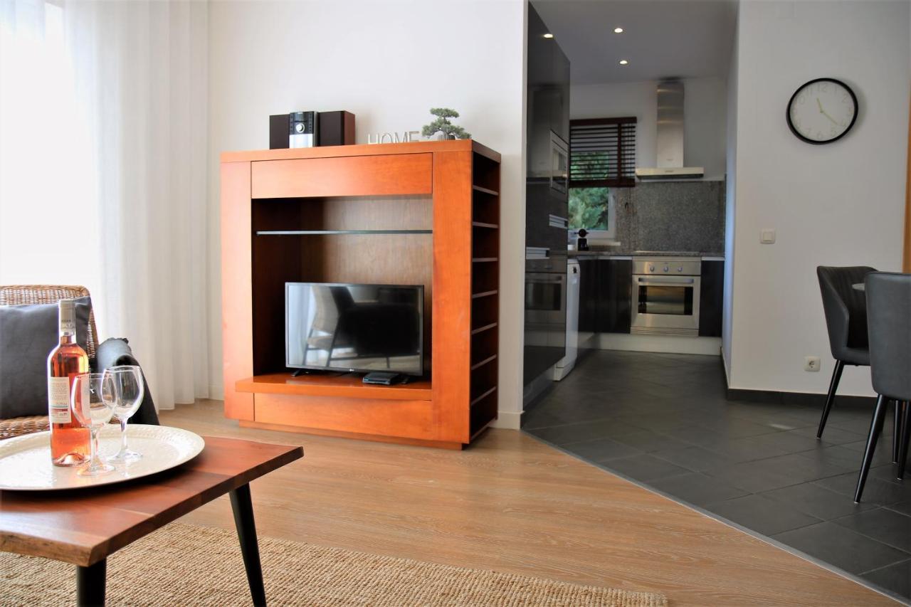 Pine Tree Apartments - Praia Da Coelha - البوفيرا المظهر الخارجي الصورة