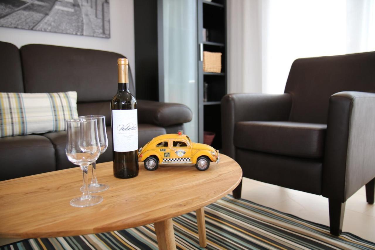 Pine Tree Apartments - Praia Da Coelha - البوفيرا المظهر الخارجي الصورة