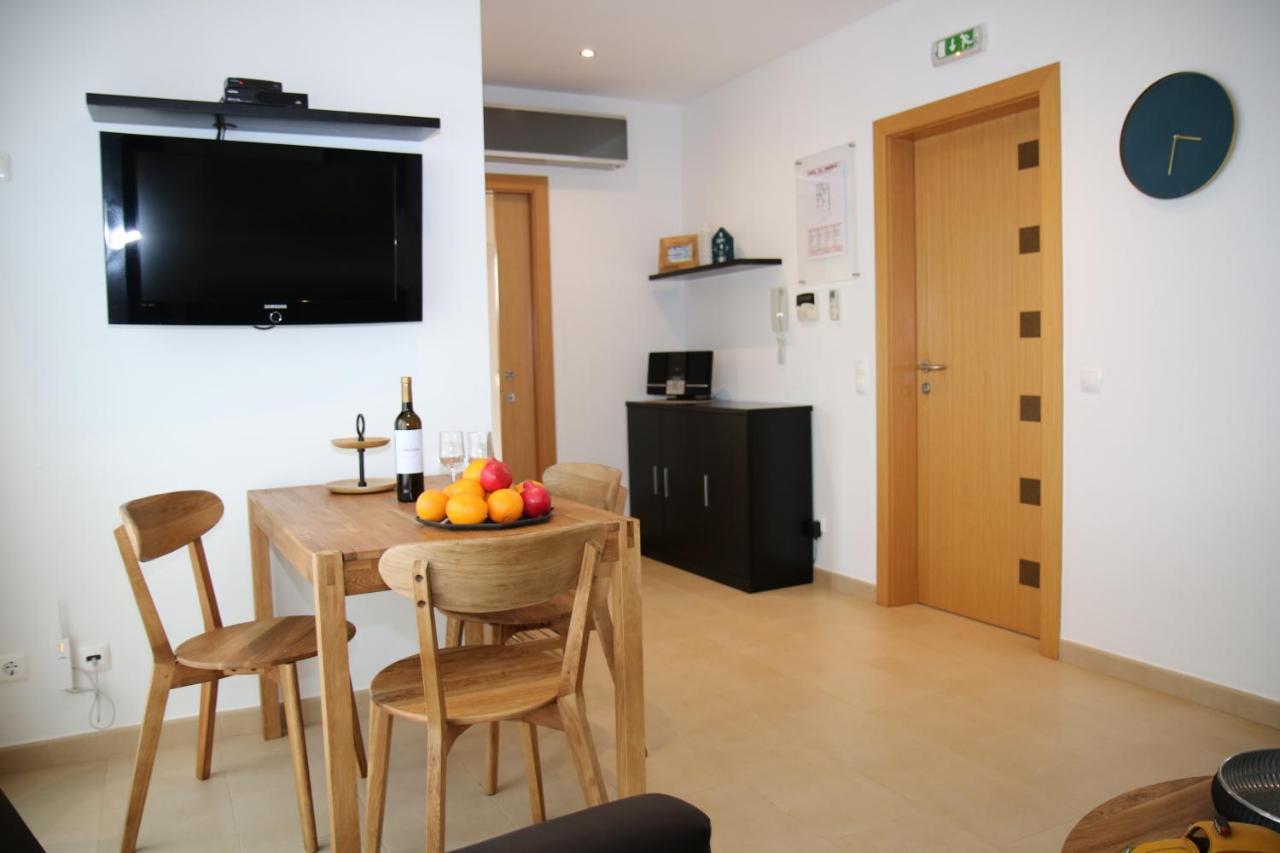 Pine Tree Apartments - Praia Da Coelha - البوفيرا المظهر الخارجي الصورة