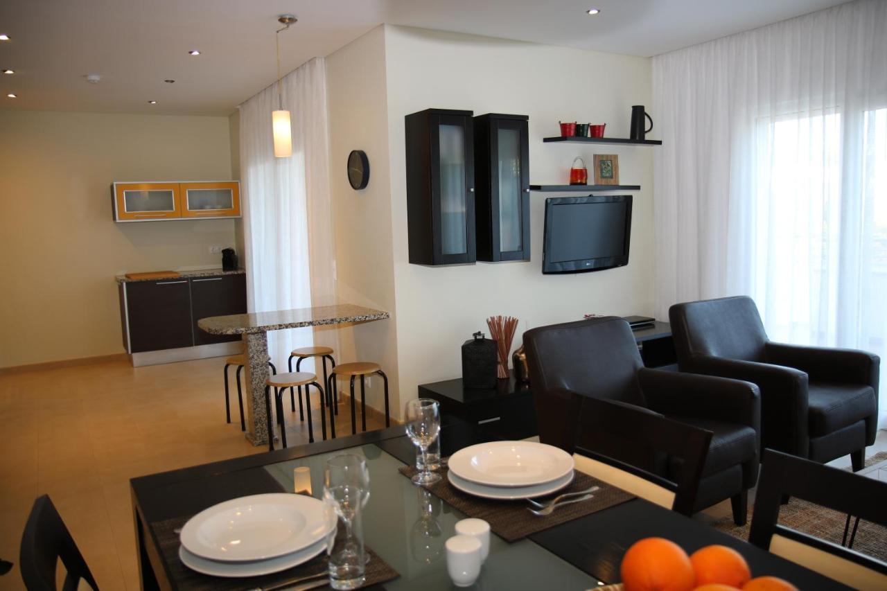 Pine Tree Apartments - Praia Da Coelha - البوفيرا المظهر الخارجي الصورة