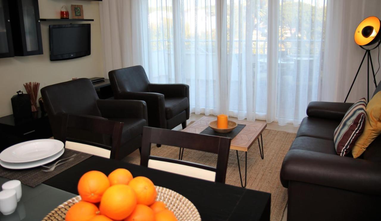 Pine Tree Apartments - Praia Da Coelha - البوفيرا المظهر الخارجي الصورة