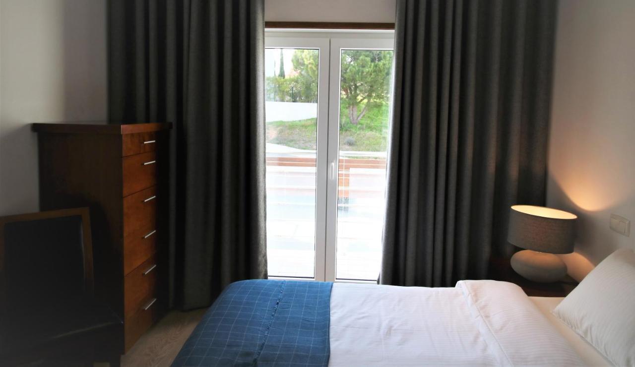 Pine Tree Apartments - Praia Da Coelha - البوفيرا المظهر الخارجي الصورة